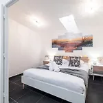 Large & Quiet 1 Bdr At Port *