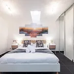 Large & Quiet 1 Bdr At Port Apartman *