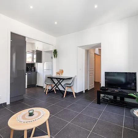 Large & Quiet 1 Bdr At Port Nice