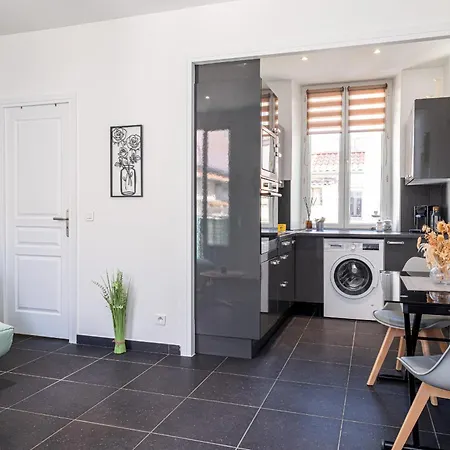 Apartment Large & Quiet 1 Bdr At Port