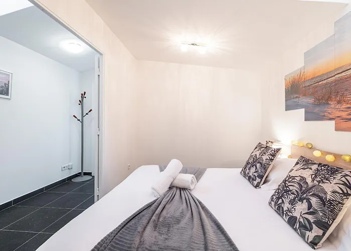 Daire Large & Quiet 1 Bdr At Port Nice