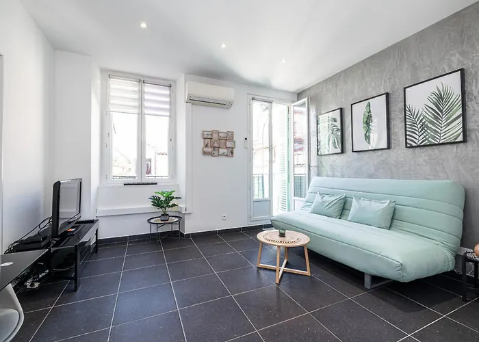 Large & Quiet 1 Bdr At Port