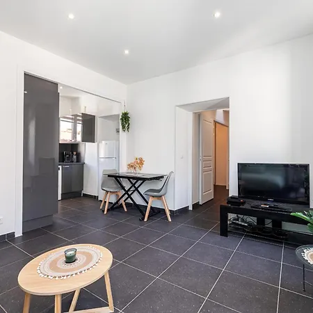 Large&quiet 1 Bdr At Port Nice