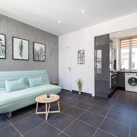 Large&quiet 1 Bdr At Port